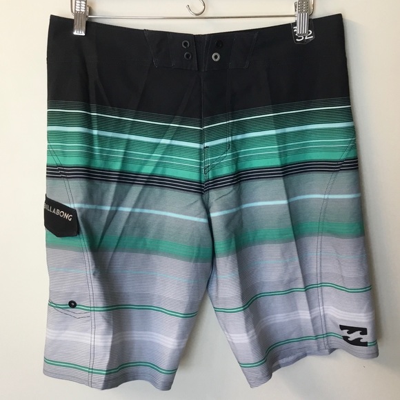 NWOT Billabong Platinum X Striped Boardshorts - 32